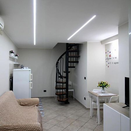Lizzy'S House Apartment Наполи Екстериор снимка