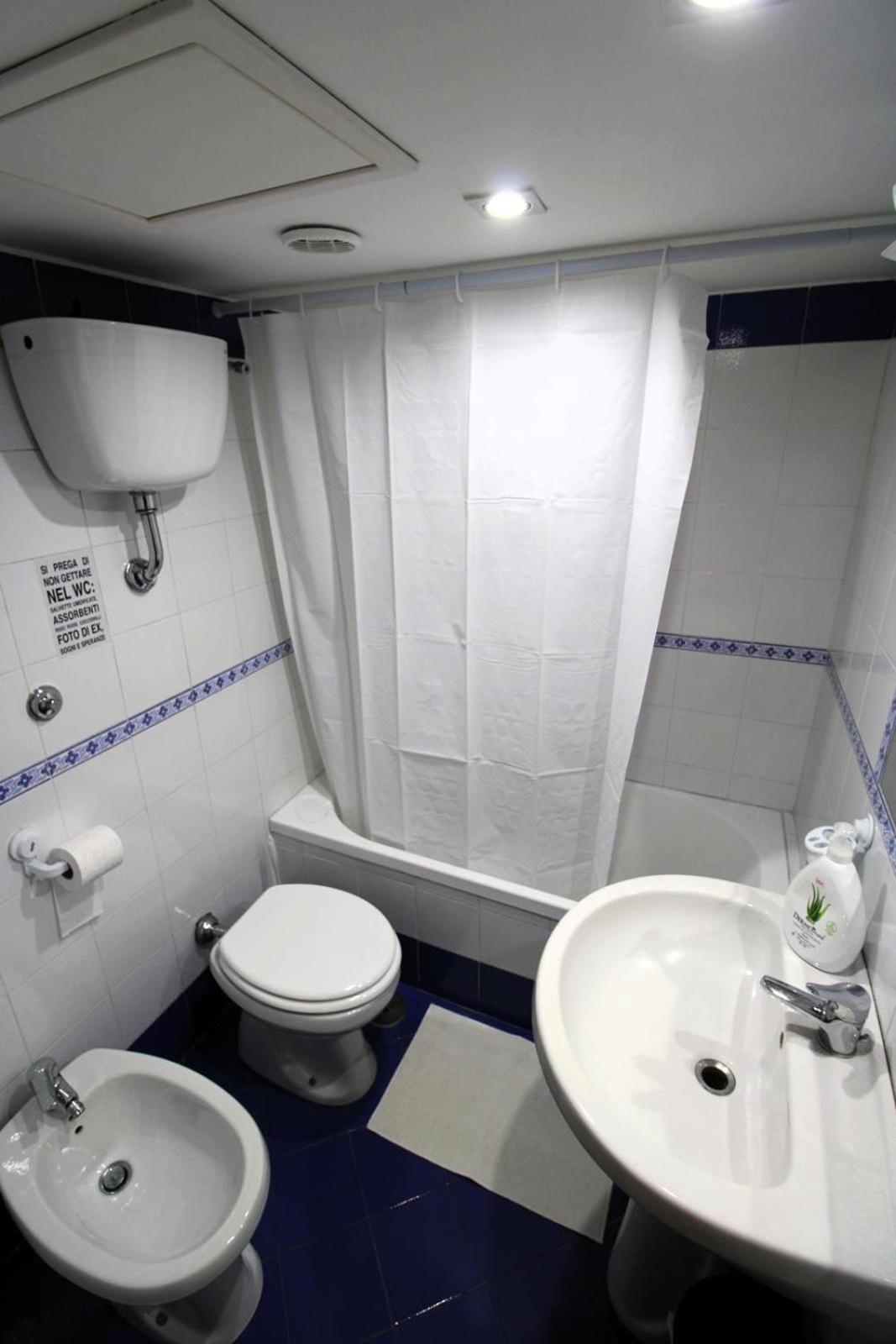 Lizzy'S House Apartment Наполи Екстериор снимка